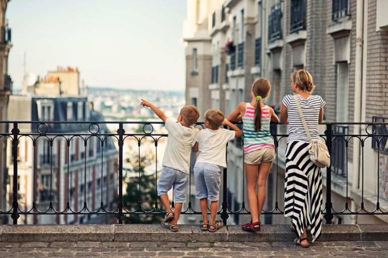 Your Recess-Approved Guide for Traveling to a New City with Kids